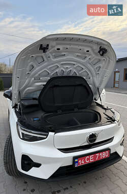 Позашляховик / Кросовер Volvo XC40 Recharge 2024 в 