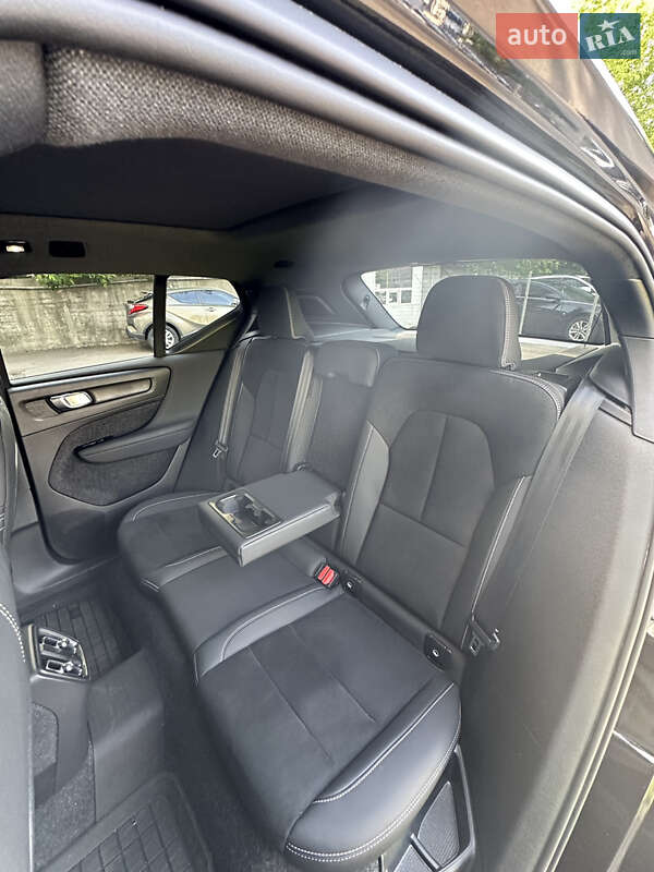 Внедорожник / Кроссовер Volvo XC40 Recharge 2023 в Киеве