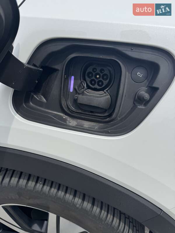 Внедорожник / Кроссовер Volvo XC40 Recharge 2021 в Киеве