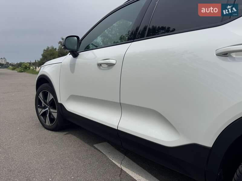 Внедорожник / Кроссовер Volvo XC40 Recharge 2021 в Киеве