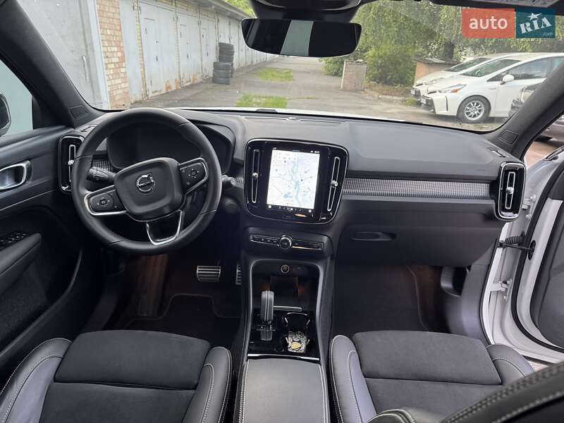 Внедорожник / Кроссовер Volvo XC40 Recharge 2021 в Киеве