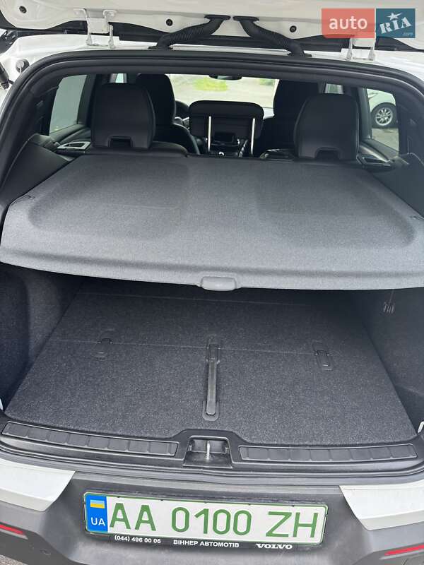 Внедорожник / Кроссовер Volvo XC40 Recharge 2021 в Киеве
