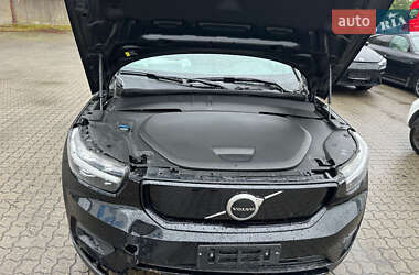Внедорожник / Кроссовер Volvo XC40 Recharge 2021 в 