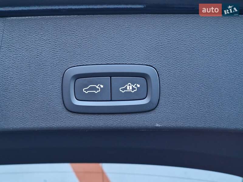 Внедорожник / Кроссовер Volvo XC40 Recharge 2022 в Одессе