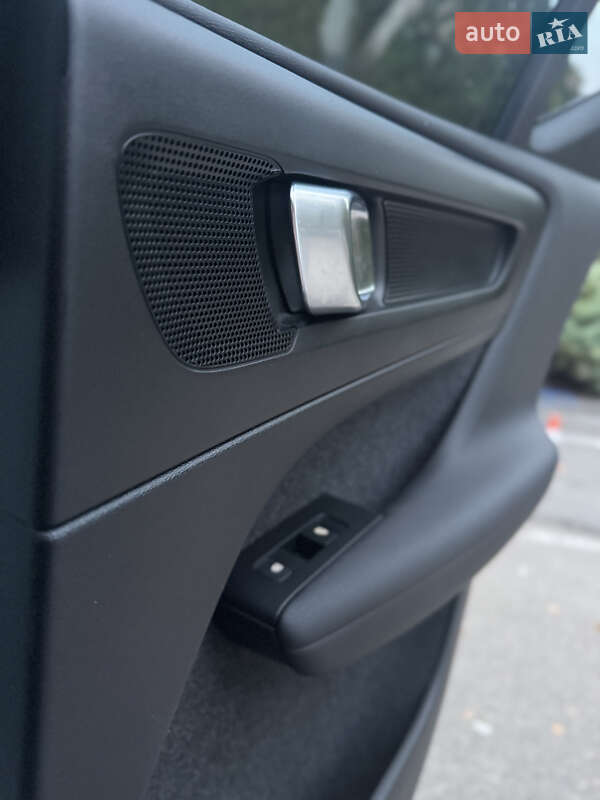 Внедорожник / Кроссовер Volvo XC40 Recharge 2022 в Ровно