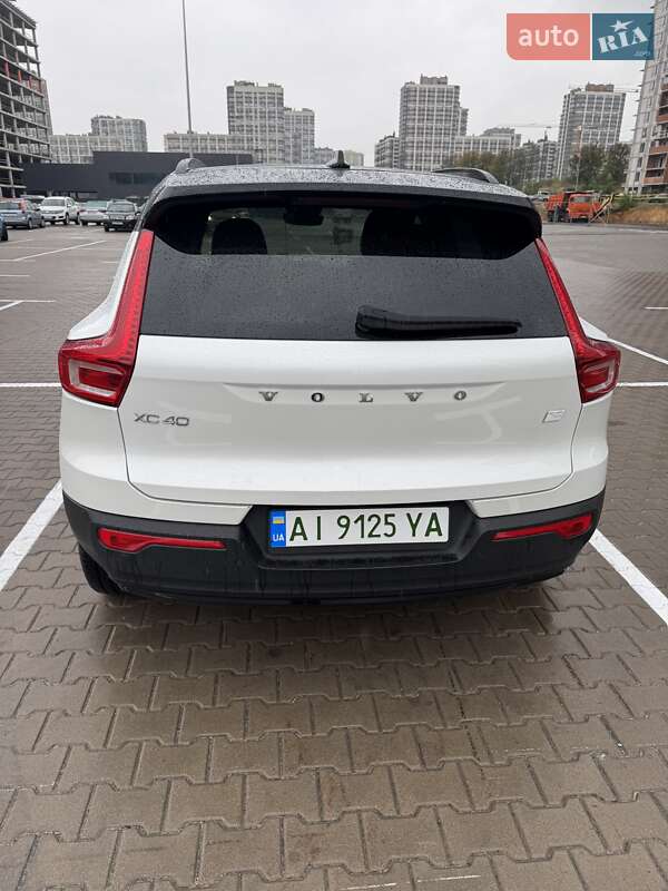 Позашляховик / Кросовер Volvo XC40 Recharge 2021 в Києві