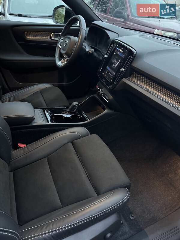 Позашляховик / Кросовер Volvo XC40 Recharge 2021 в Києві