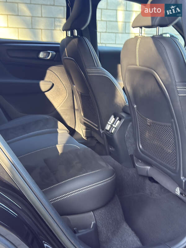 Внедорожник / Кроссовер Volvo XC40 Recharge 2023 в Ровно