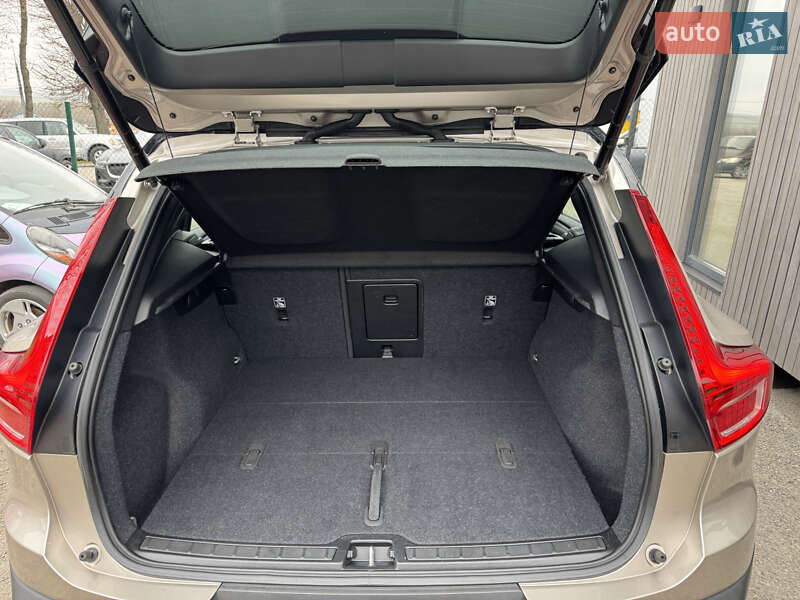 Внедорожник / Кроссовер Volvo XC40 Recharge 2022 в Тернополе