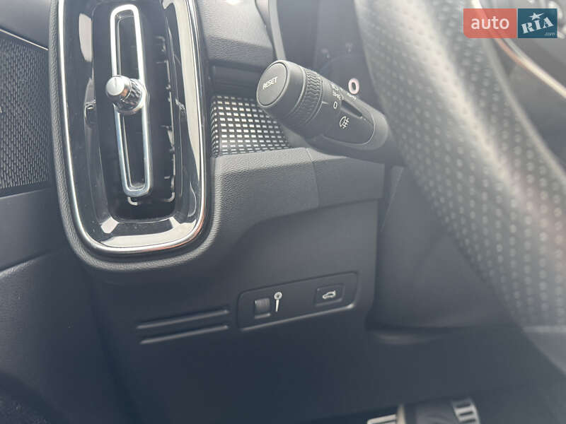 Позашляховик / Кросовер Volvo XC40 Recharge 2020 в Тернополі