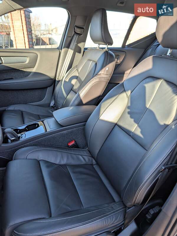 Позашляховик / Кросовер Volvo XC40 Recharge 2021 в Рівному