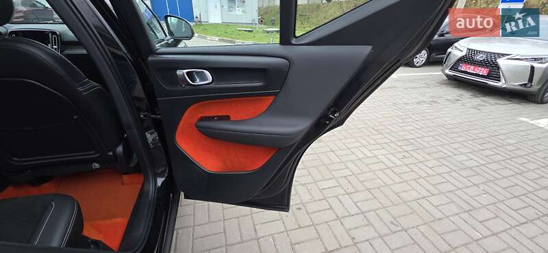 Позашляховик / Кросовер Volvo XC40 Recharge 2021 в Тернополі