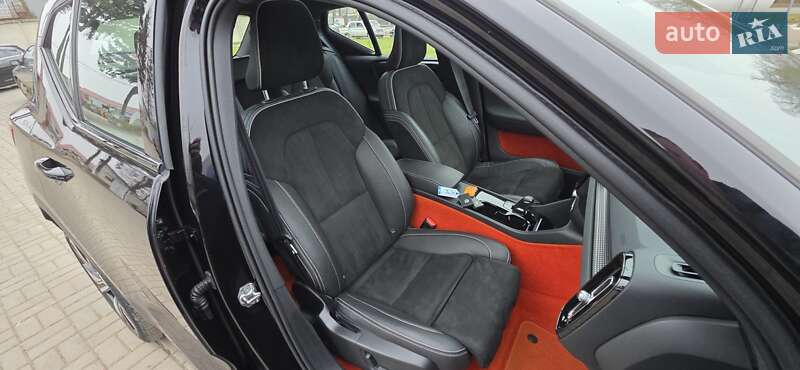 Позашляховик / Кросовер Volvo XC40 Recharge 2021 в Тернополі