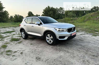 Внедорожник / Кроссовер Volvo XC40 2018 в 