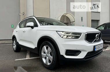 Внедорожник / Кроссовер Volvo XC40 2020 в Киеве