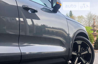 Внедорожник / Кроссовер Volvo XC40 2020 в 