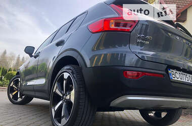 Внедорожник / Кроссовер Volvo XC40 2020 в 