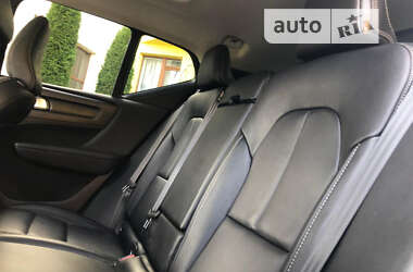 Внедорожник / Кроссовер Volvo XC40 2020 в 