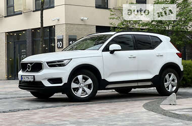 Внедорожник / Кроссовер Volvo XC40 2020 в Киеве