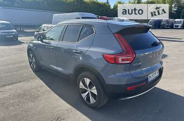 Внедорожник / Кроссовер Volvo XC40 2020 в Ровно