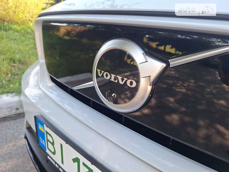 Внедорожник / Кроссовер Volvo XC40 2021 в Полтаве