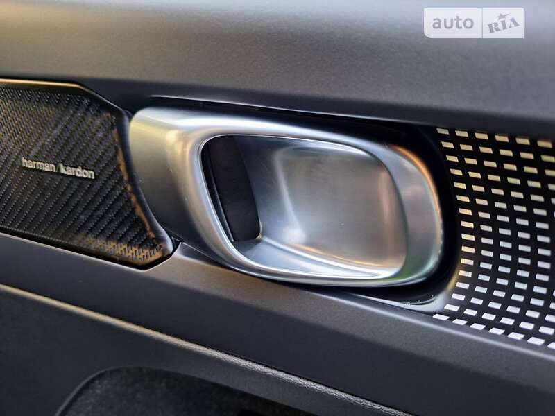 Внедорожник / Кроссовер Volvo XC40 2021 в Полтаве