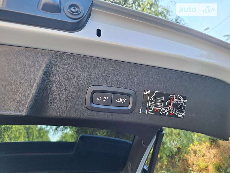 Внедорожник / Кроссовер Volvo XC40 2021 в Полтаве