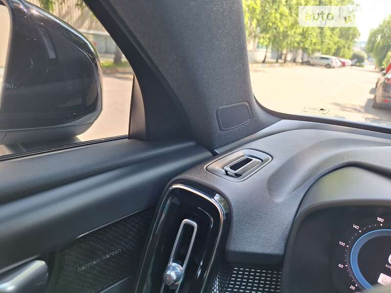 Внедорожник / Кроссовер Volvo XC40 2021 в Полтаве