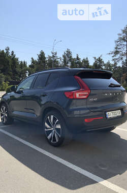 Внедорожник / Кроссовер Volvo XC40 2021 в Обухове