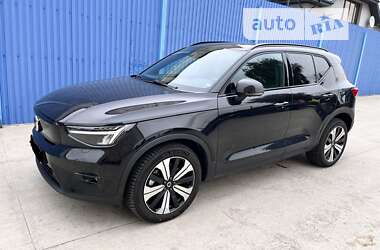 Внедорожник / Кроссовер Volvo XC40 2023 в Ровно