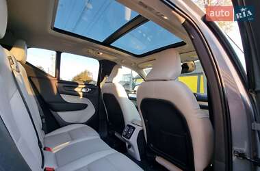 Внедорожник / Кроссовер Volvo XC40 2019 в 