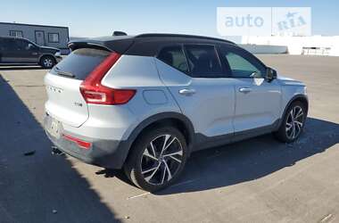 Внедорожник / Кроссовер Volvo XC40 2021 в 