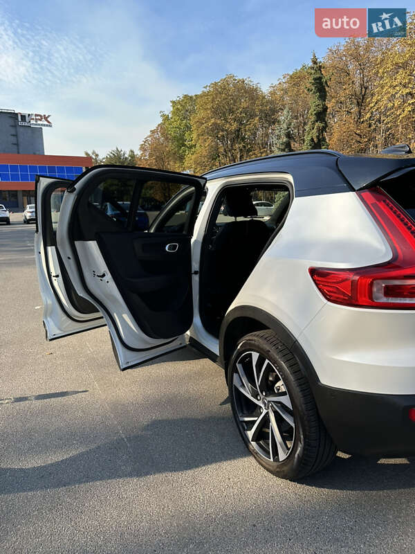 Позашляховик / Кросовер Volvo XC40 2020 в Харкові