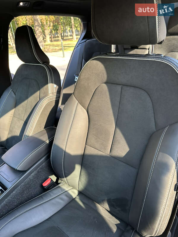 Позашляховик / Кросовер Volvo XC40 2020 в Харкові