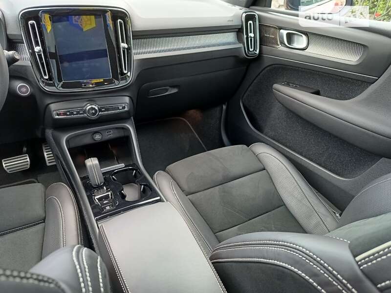 Внедорожник / Кроссовер Volvo XC40 2020 в Славуте