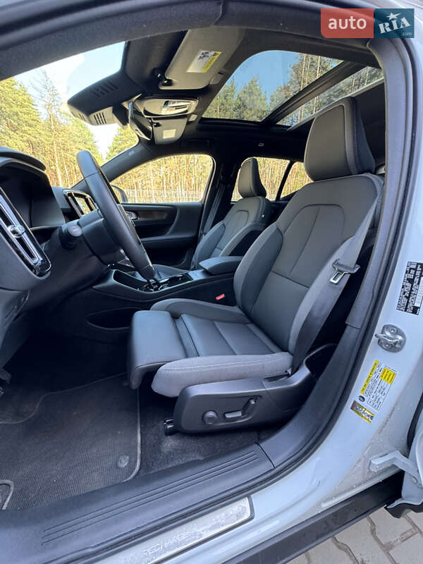 Позашляховик / Кросовер Volvo XC40 2023 в Львові фото 22 Позашляховик / Кросовер Volvo XC40 2023 в Львові