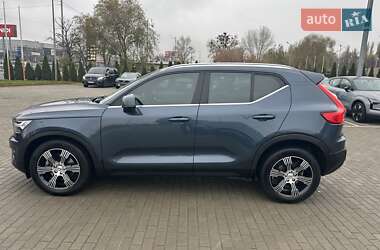 Внедорожник / Кроссовер Volvo XC40 2021 в Киеве