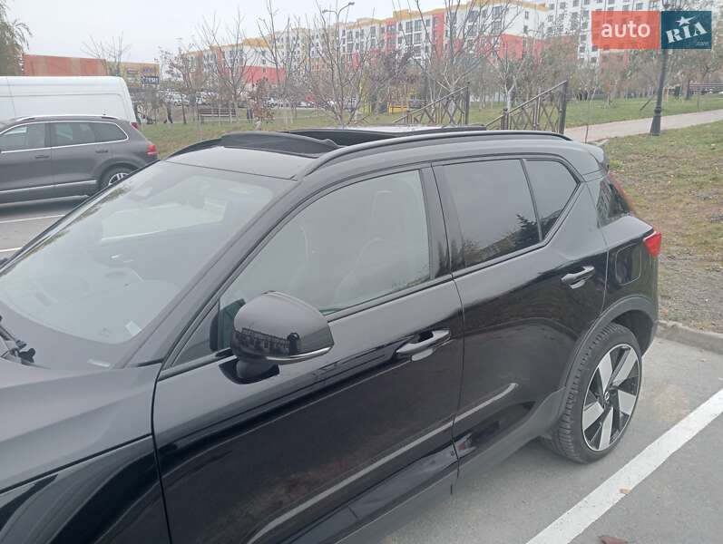 Внедорожник / Кроссовер Volvo XC40 2023 в Ровно
