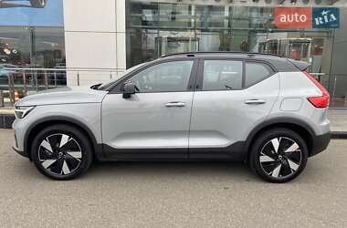 Внедорожник / Кроссовер Volvo XC40 2023 в Киеве