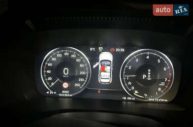 Внедорожник / Кроссовер Volvo XC40 2021 в 