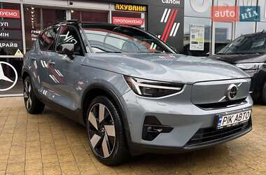 Внедорожник / Кроссовер Volvo XC40 2023 в 