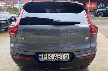 Внедорожник / Кроссовер Volvo XC40 2023 в 