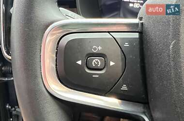 Внедорожник / Кроссовер Volvo XC40 2023 в 