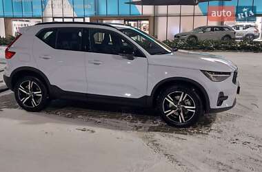 Позашляховик / Кросовер Volvo XC40 2023 в Києві