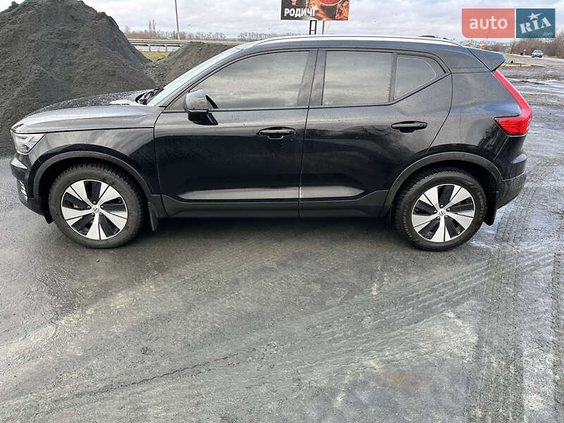 Внедорожник / Кроссовер Volvo XC40 2021 в Киеве