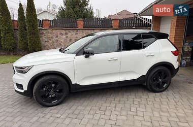 Позашляховик / Кросовер Volvo XC40 2020 в Житомирі