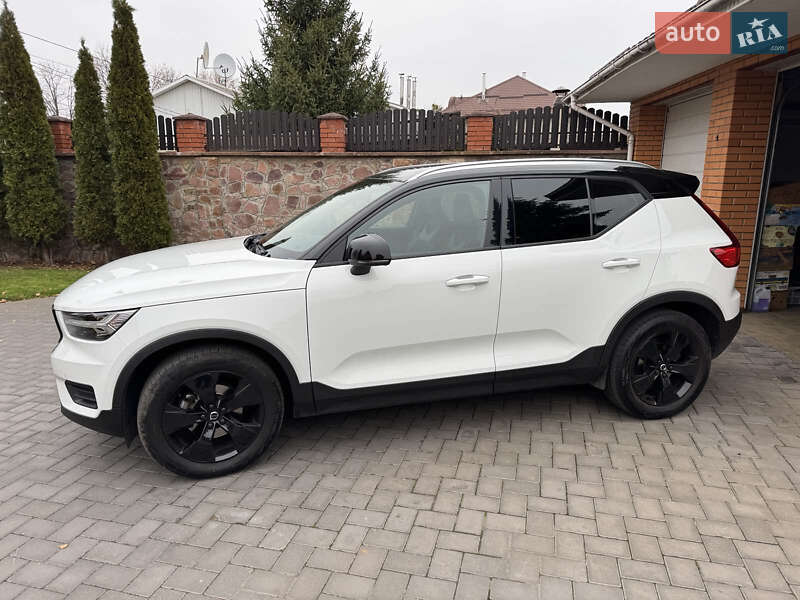 Позашляховик / Кросовер Volvo XC40 2020 в Житомирі