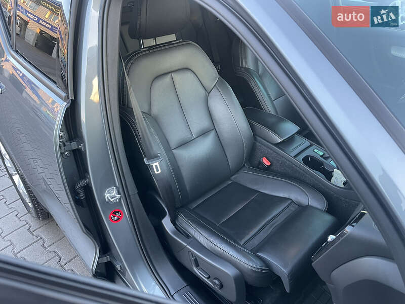 Внедорожник / Кроссовер Volvo XC40 2018 в Хмельницком