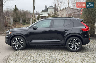 Позашляховик / Кросовер Volvo XC40 2022 в Запоріжжі