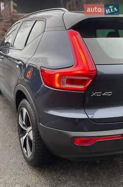 Внедорожник / Кроссовер Volvo XC40 2021 в Киеве